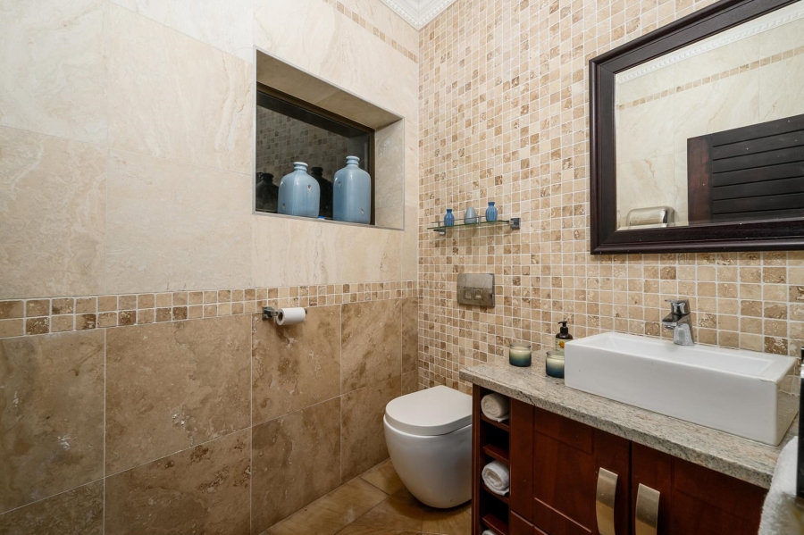 5 Bedroom Property for Sale in Mill Park Eastern Cape